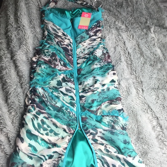 Emanuella y dress - Picture 7 of 8